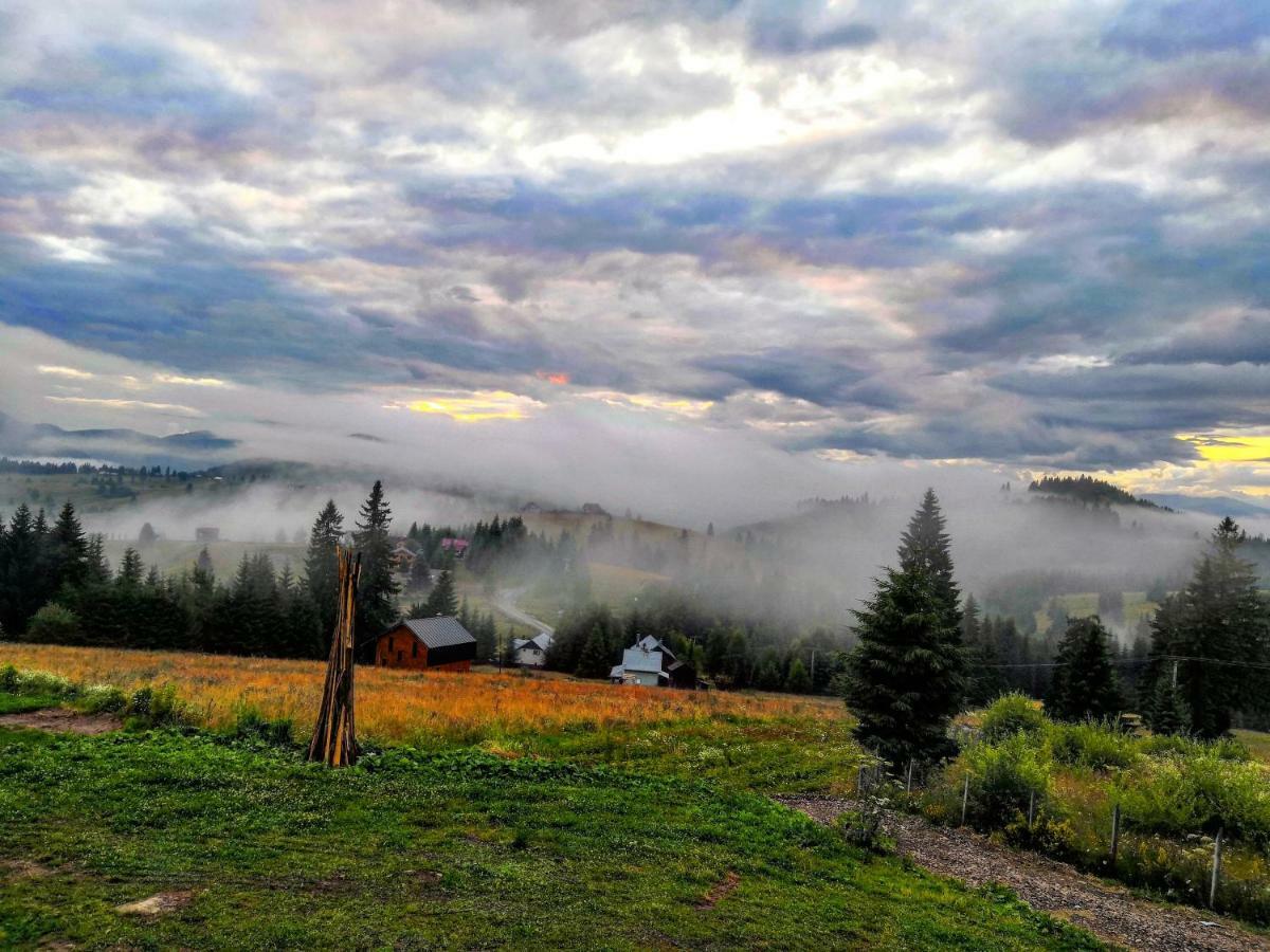 Tihuta Retreat Hotel Báránykő Kültér fotó